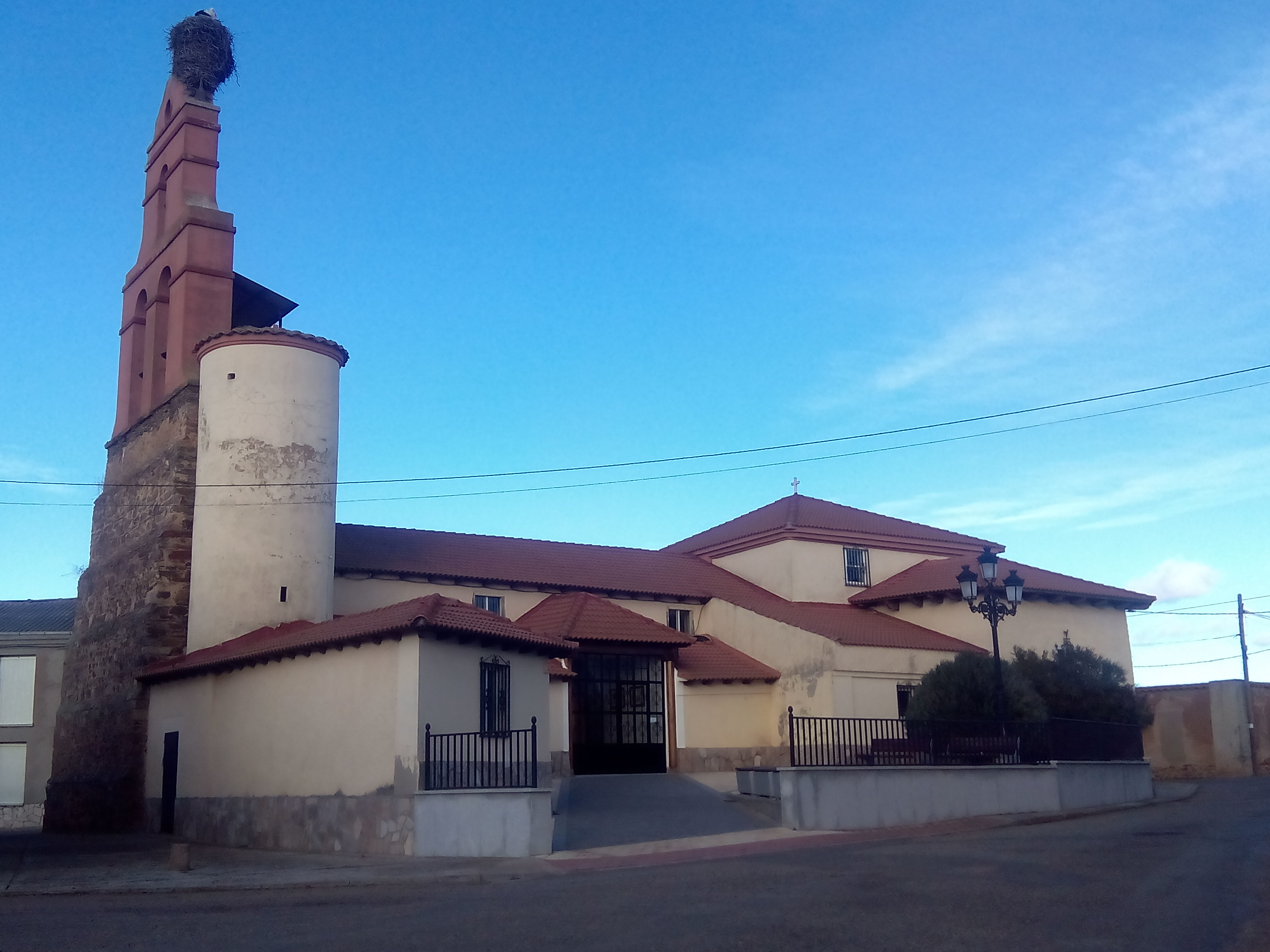 Iglesias de los pueblos del Municipio. Ayuntamiento de Bustillo del Páramo