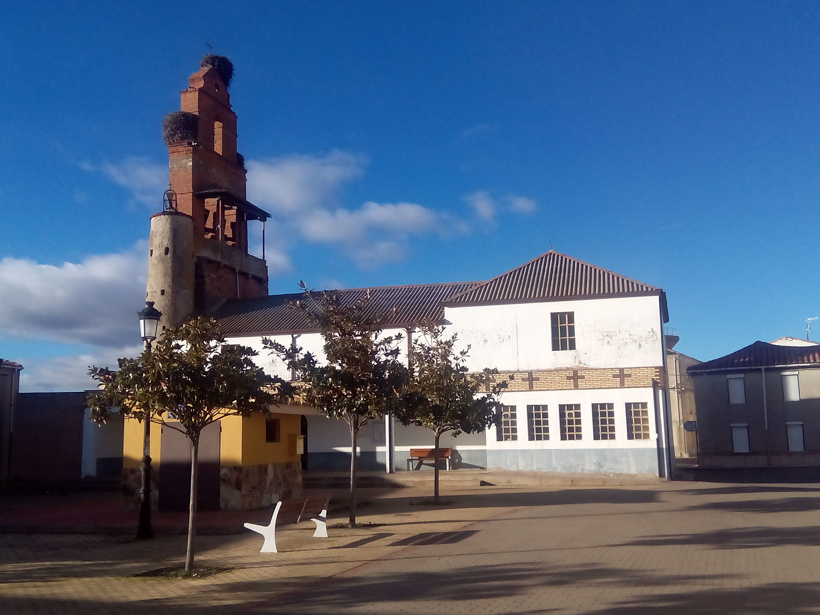 Iglesias de los pueblos del Municipio. Ayuntamiento de Bustillo del Páramo